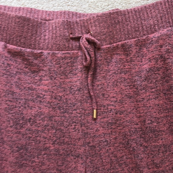 Zenergy by Chico’s Soft Essentials Cowlneck Tunic and Joggers - Picture 8 of 10